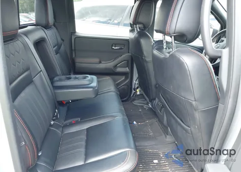 2024 Nissan Frontier Pro-4X 4X4 z USA, uszkodzony, nr VIN 1N6ED1EK4RN653308